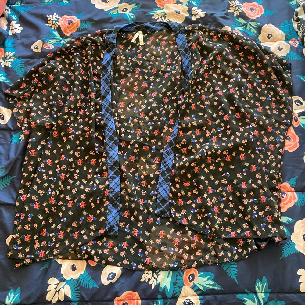 Black floral kimono